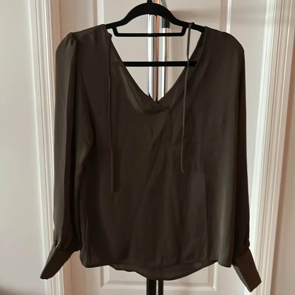 Express military green blouse - Picture 3 of 3